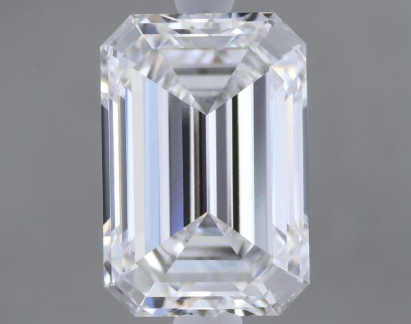 2.1 carat, E colour, VVS2 clarity, Emerald shape, Lab Grown Diamond.