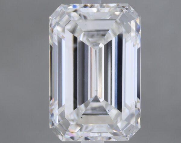 5.11 carat, F colour, VS1 clarity, Emerald shape, Lab Grown Diamond.