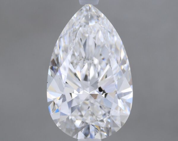 2.6 carat, E colour, VVS2 clarity, Pear shape, Lab Grown Diamond.