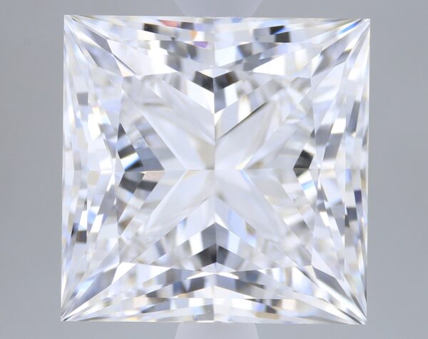 3.1 carat, E colour, VS1 clarity, Princess shape, Lab Grown Diamond.