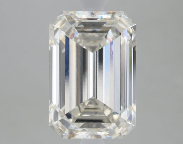 3.13 carat, H colour, VS1 clarity, Emerald shape, Lab Grown Diamond.