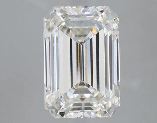 3.16 carat, H colour, VS1 clarity, Emerald shape, Lab Grown Diamond.