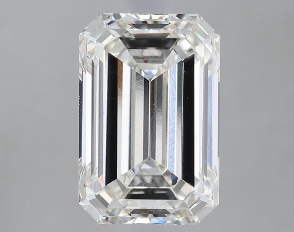 2.69 carat, G colour, VS1 clarity, Emerald shape, Lab Grown Diamond.