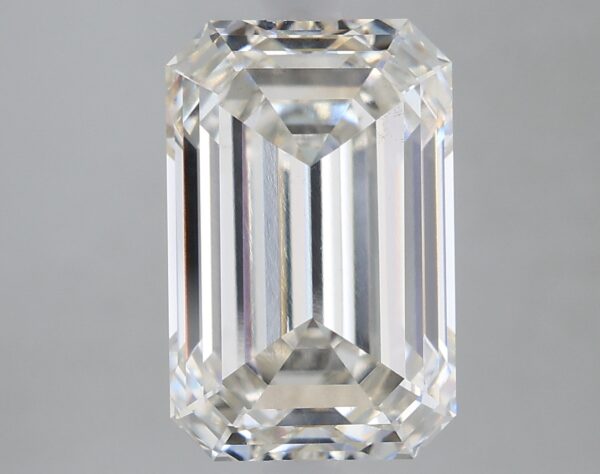 3.08 carat, H colour, VS1 clarity, Emerald shape, Lab Grown Diamond.