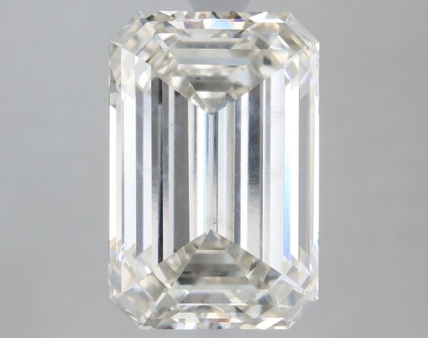 3.56 carat, I colour, VS2 clarity, Emerald shape, Lab Grown Diamond.