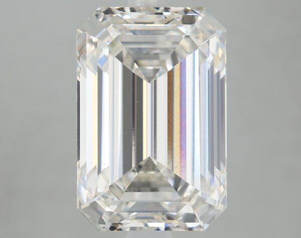 3.5 carat, H colour, VS2 clarity, Emerald shape, Lab Grown Diamond.