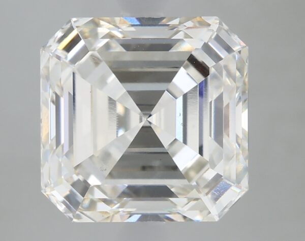 4.17 carat, H colour, VS1 clarity, Asscher shape, Lab Grown Diamond.