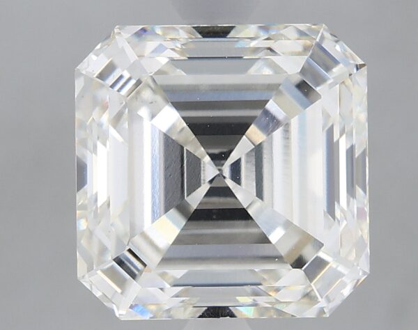 3.14 carat, H colour, VS2 clarity, Asscher shape, Lab Grown Diamond.