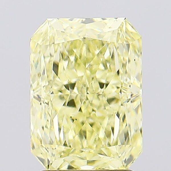 2.57 carat,  colour, VS1 clarity, Radiant shape, Lab Grown Diamond.